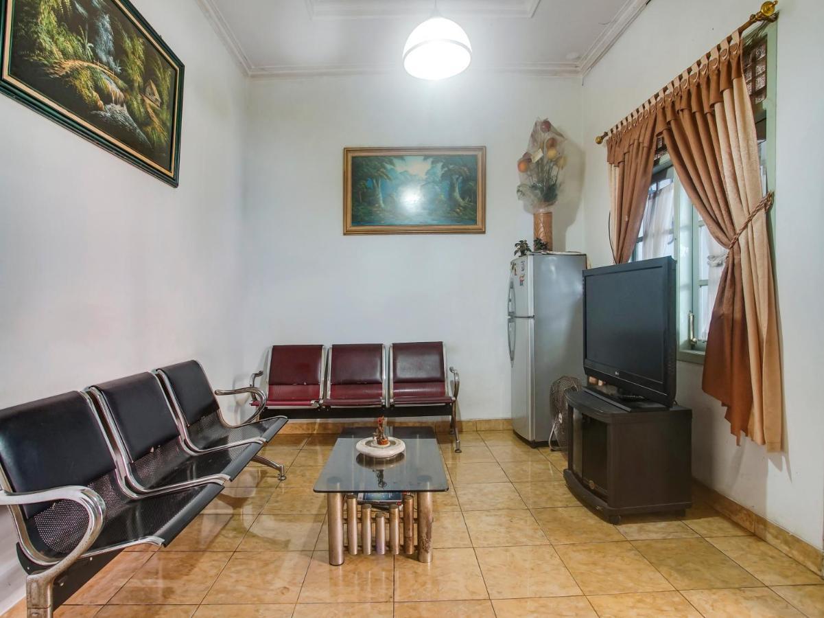 Oyo 90771 Mess 19 Syariah Hotel บันดาร์ ลัมปุง ภายนอก รูปภาพ